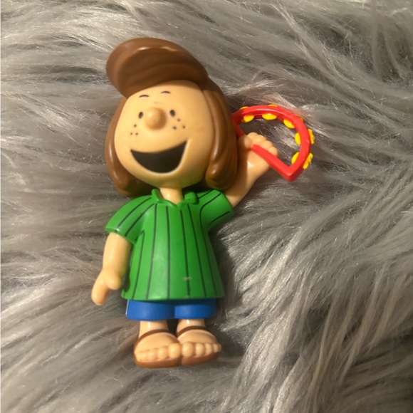 Peanuts Gang PVC Figurine Set By Just Play - Picture 5 of 16